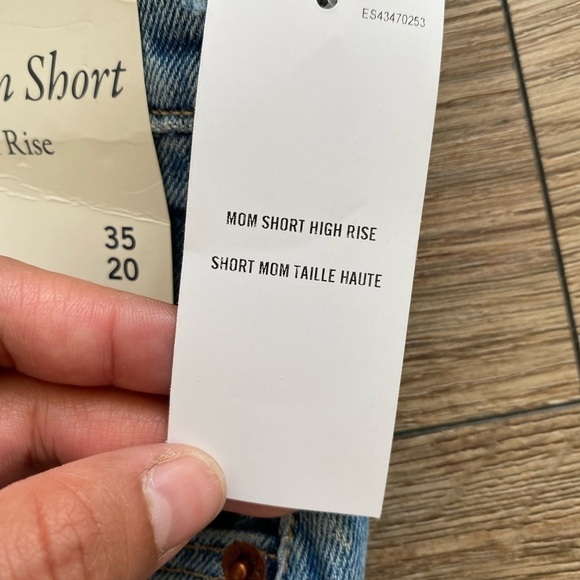 NWT Abercrombie & Fitch The Mom Shorts High Rise Distressed Women’s 35 - Picture 6 of 14